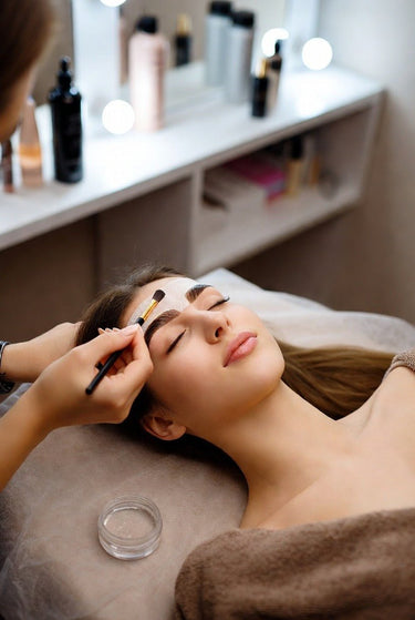 Augenbrauenlifting inkl. Zupfen & Färben - Schönheitsatelier Aleksandra HuberAugenbrauenlifting inkl. Zupfen & Färben