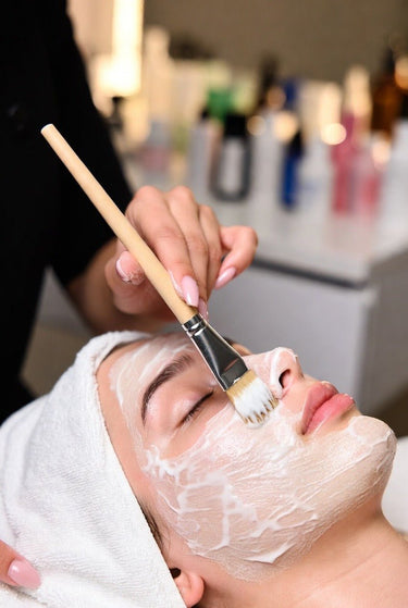 Deluxe Beautybehandlung - Schönheitsatelier Aleksandra HuberDeluxe Beautybehandlung