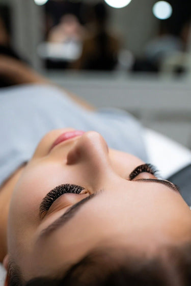 Wimpernverlängerung 4D - 6D Auffüllen (innerhalb 3 Wochen) - Schönheitsatelier Aleksandra HuberWimpernverlängerung 4D - 6D Auffüllen (innerhalb 3 Wochen)